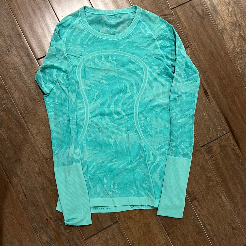 Lululemon top